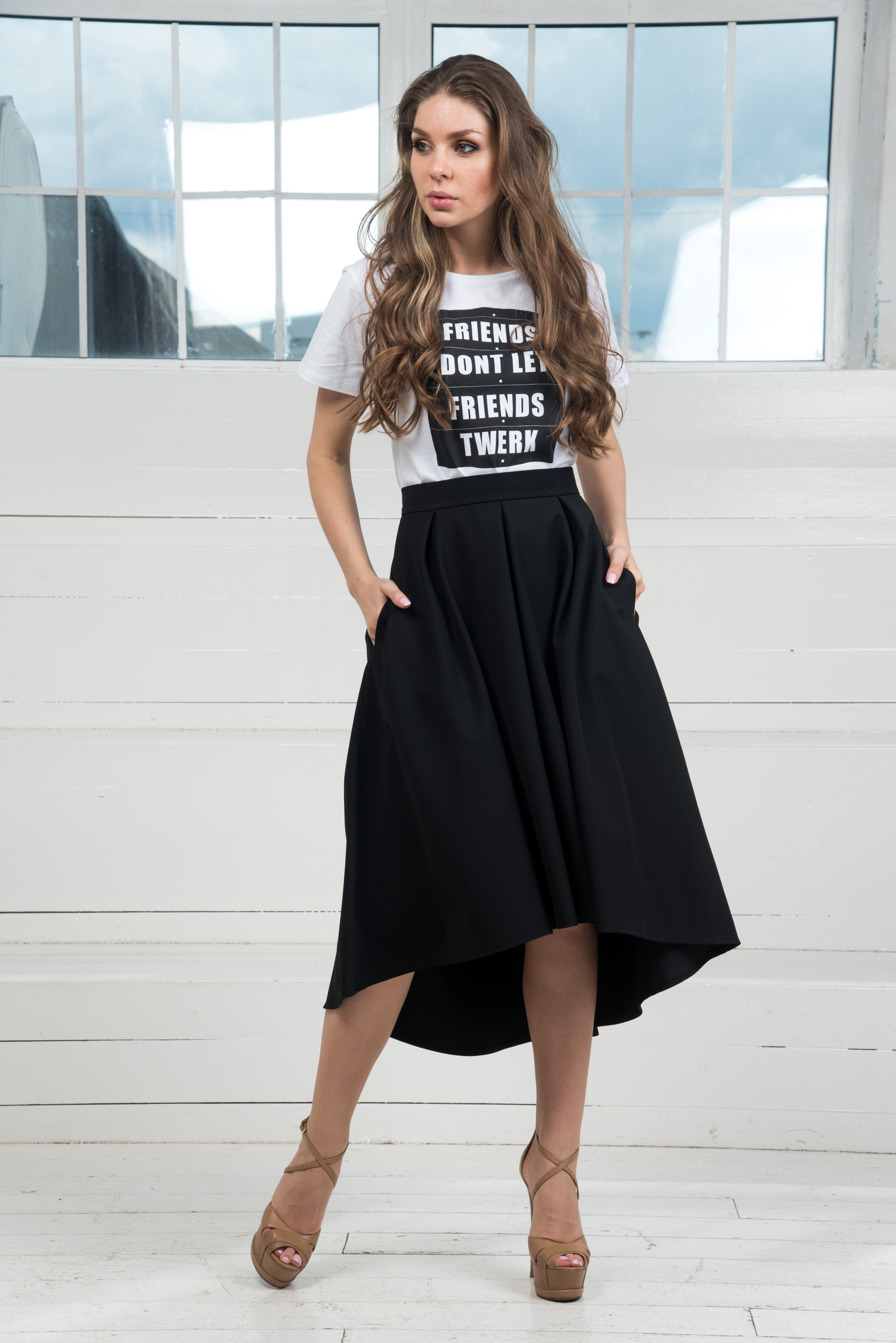 Фото товара 15067, черная юбка колокол с карманами