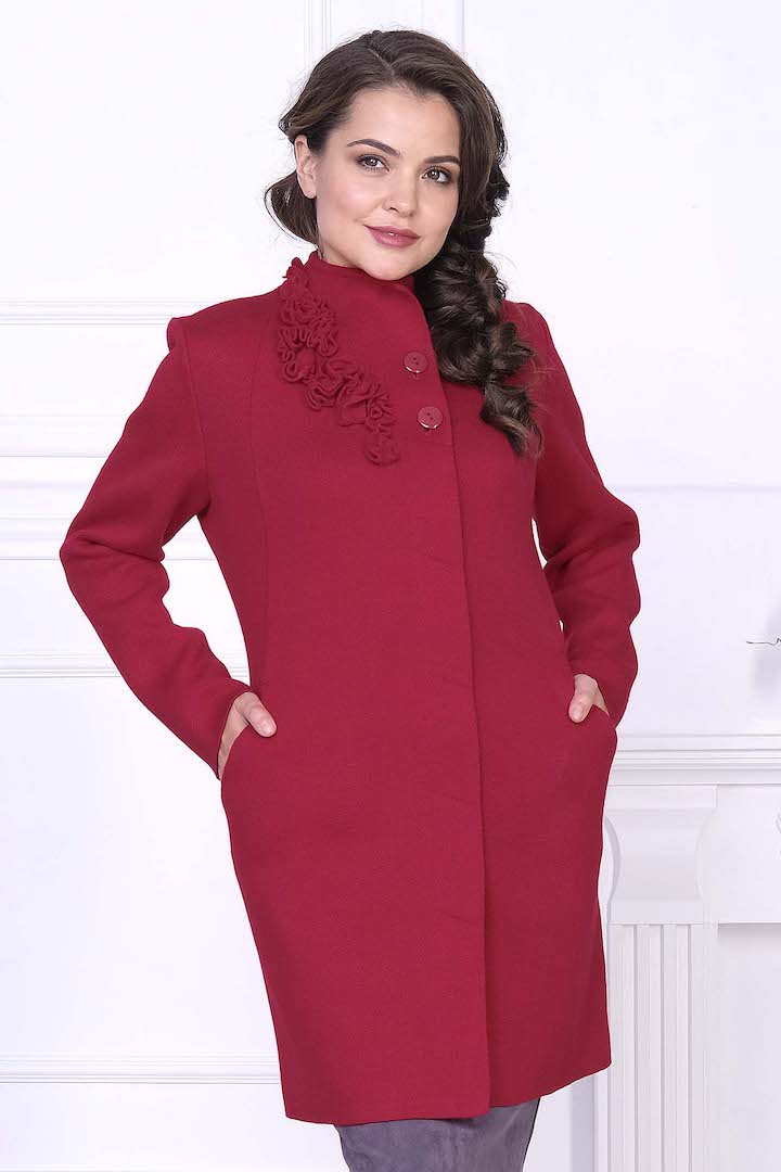 Фото товара 18945, вязаное бордовое пальто